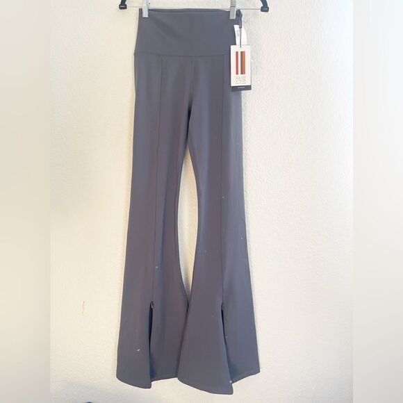 P.E Nation Full Force flared Leggings with split hem zip dark shadow gray NWT. M - Picture 4 of 13